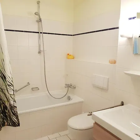 5 Im Strandhaus 洛布